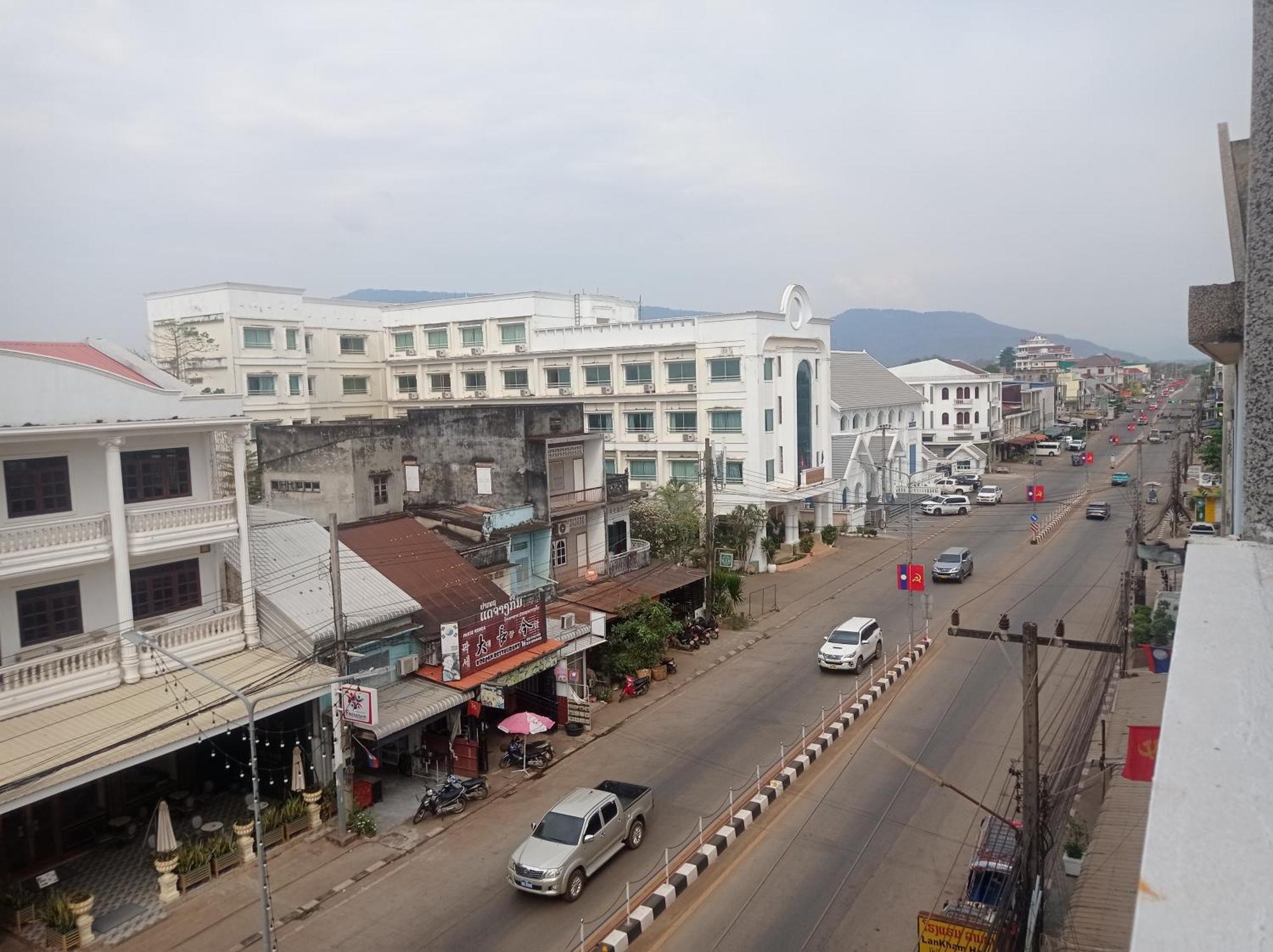 Jasmine Hostel & Guesthouse Pakse Buitenkant foto